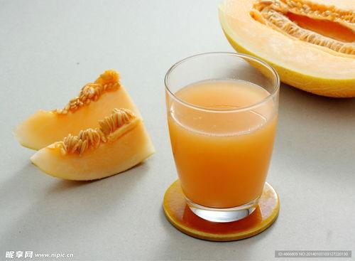 吃哈密瓜尿液有色,哈密瓜摄入与尿液颜色变化的奇妙现象揭秘