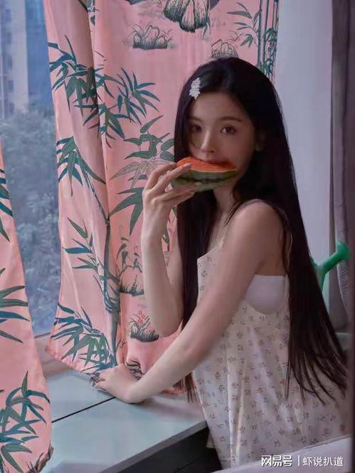 睡衣吃瓜秀,揭秘娱乐圈幕后故事