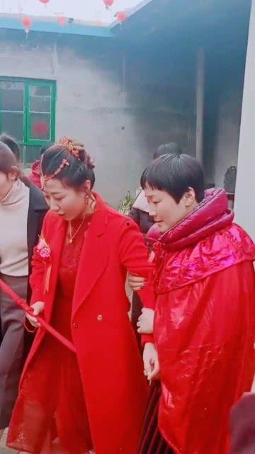 新郎群里吃瓜,一场别开生面的婚礼筹备趣事