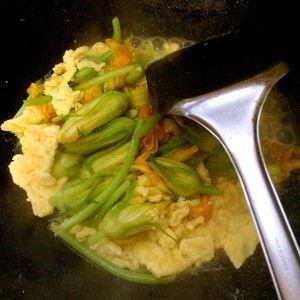 梨瓜可以做菜吃吗,美味佳肴，家常菜中的新宠